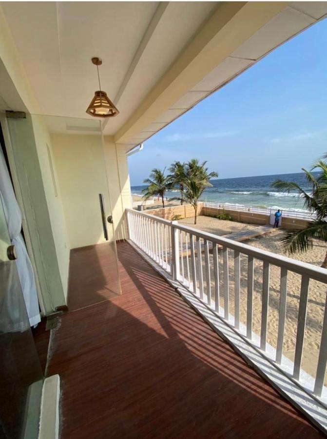 Oceanfront Wavecrest Hotel Lekki Buitenkant foto
