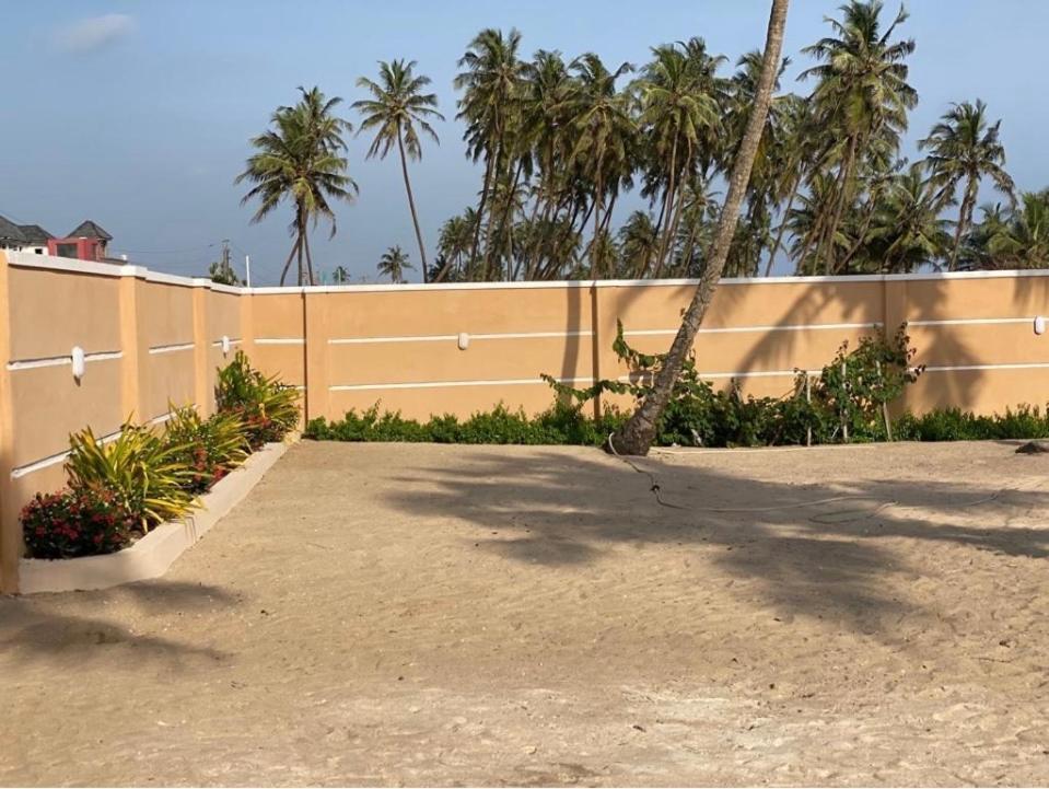 Oceanfront Wavecrest Hotel Lekki Buitenkant foto