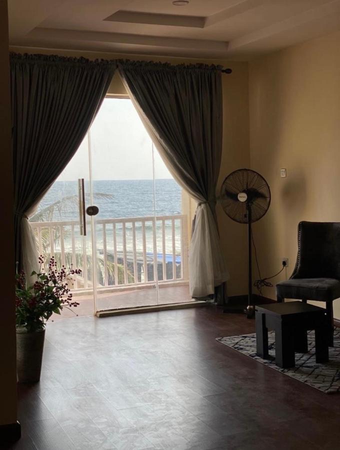 Oceanfront Wavecrest Hotel Lekki Buitenkant foto