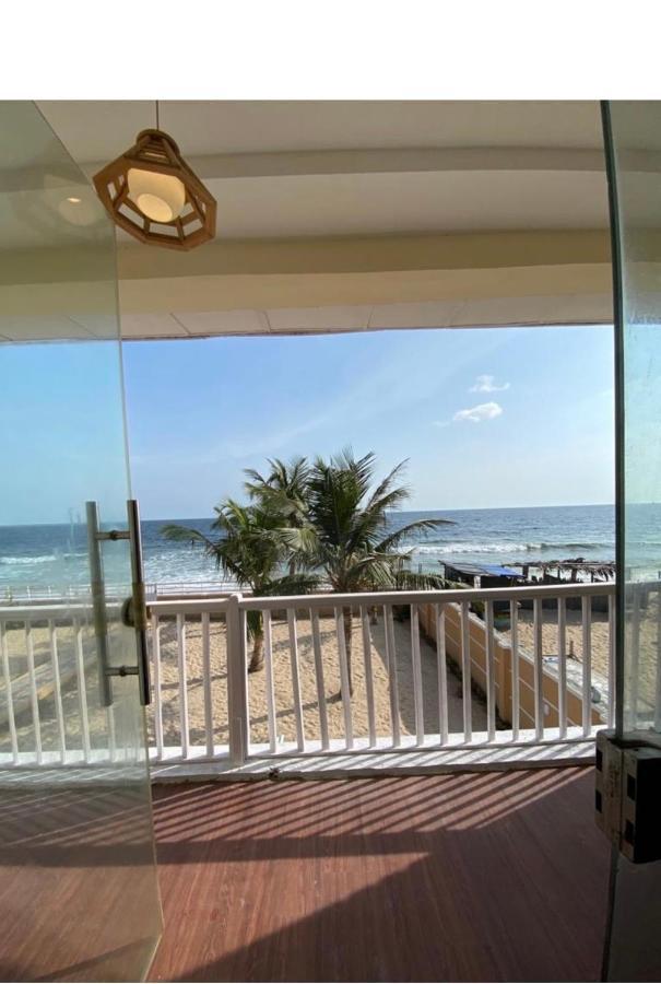 Oceanfront Wavecrest Hotel Lekki Buitenkant foto