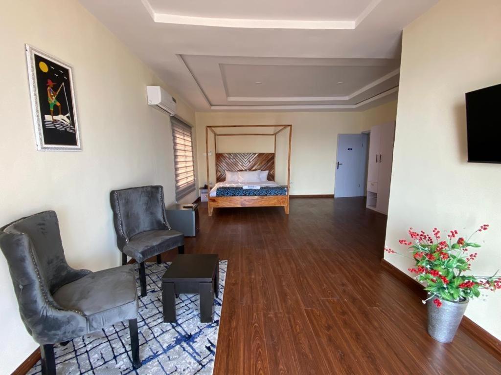 Oceanfront Wavecrest Hotel Lekki Buitenkant foto