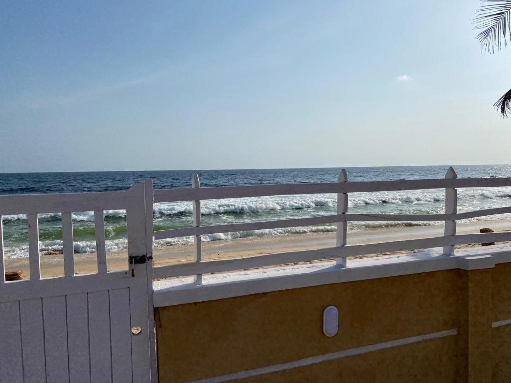 Oceanfront Wavecrest Hotel Lekki Buitenkant foto