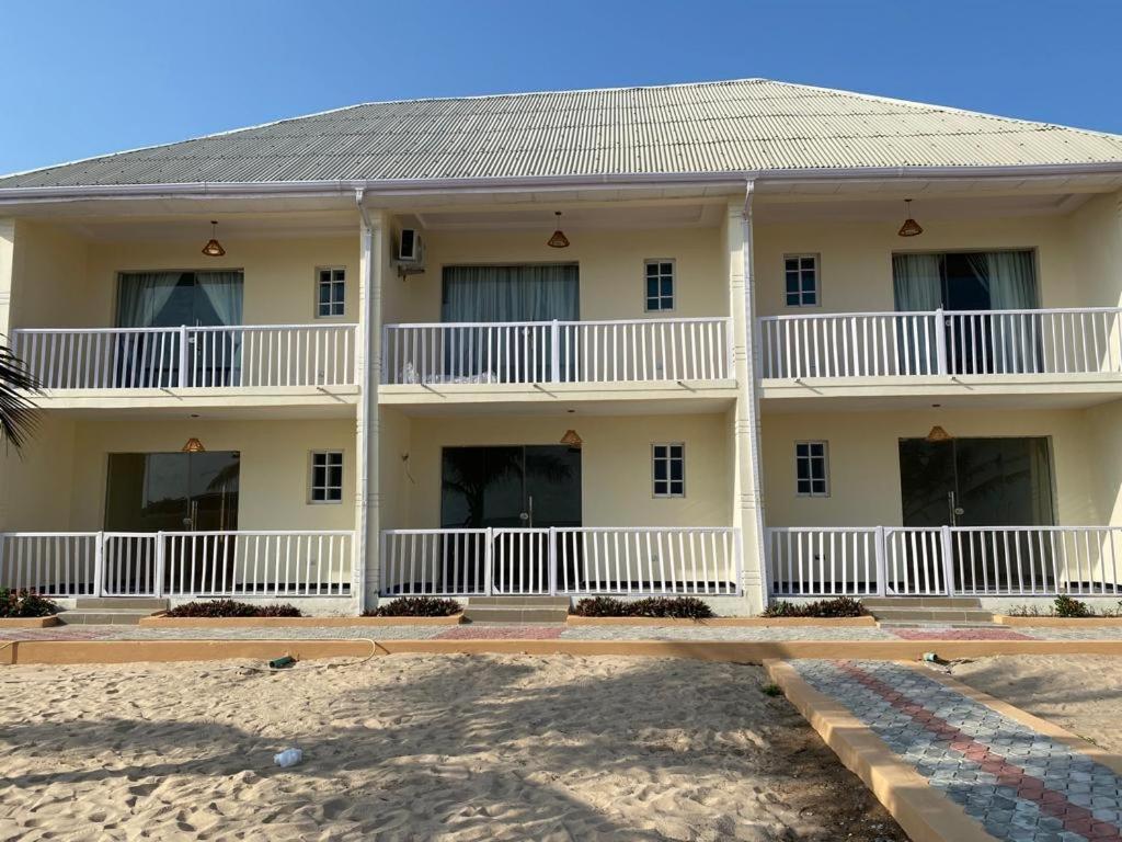 Oceanfront Wavecrest Hotel Lekki Buitenkant foto