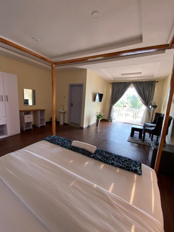 Oceanfront Wavecrest Hotel Lekki Buitenkant foto